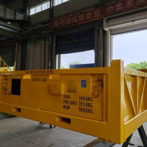 Offshore basket with opening side door